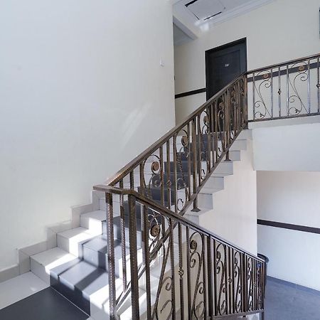 Oyo 90451 Bangi Moya Guesthouse المظهر الخارجي الصورة