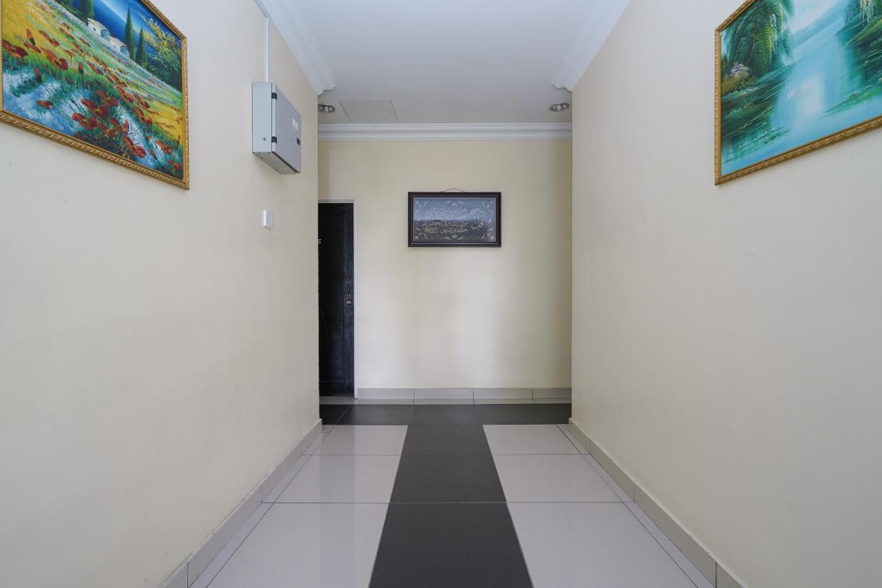 Oyo 90451 Bangi Moya Guesthouse المظهر الخارجي الصورة