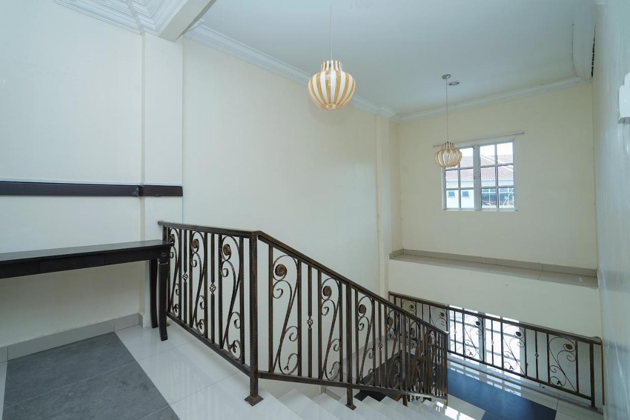 Oyo 90451 Bangi Moya Guesthouse المظهر الخارجي الصورة