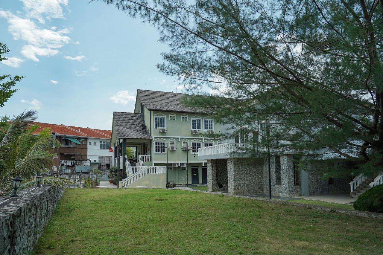 Oyo 90451 Bangi Moya Guesthouse المظهر الخارجي الصورة