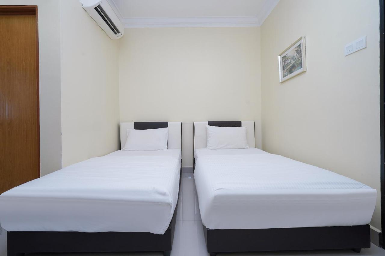 Oyo 90451 Bangi Moya Guesthouse المظهر الخارجي الصورة