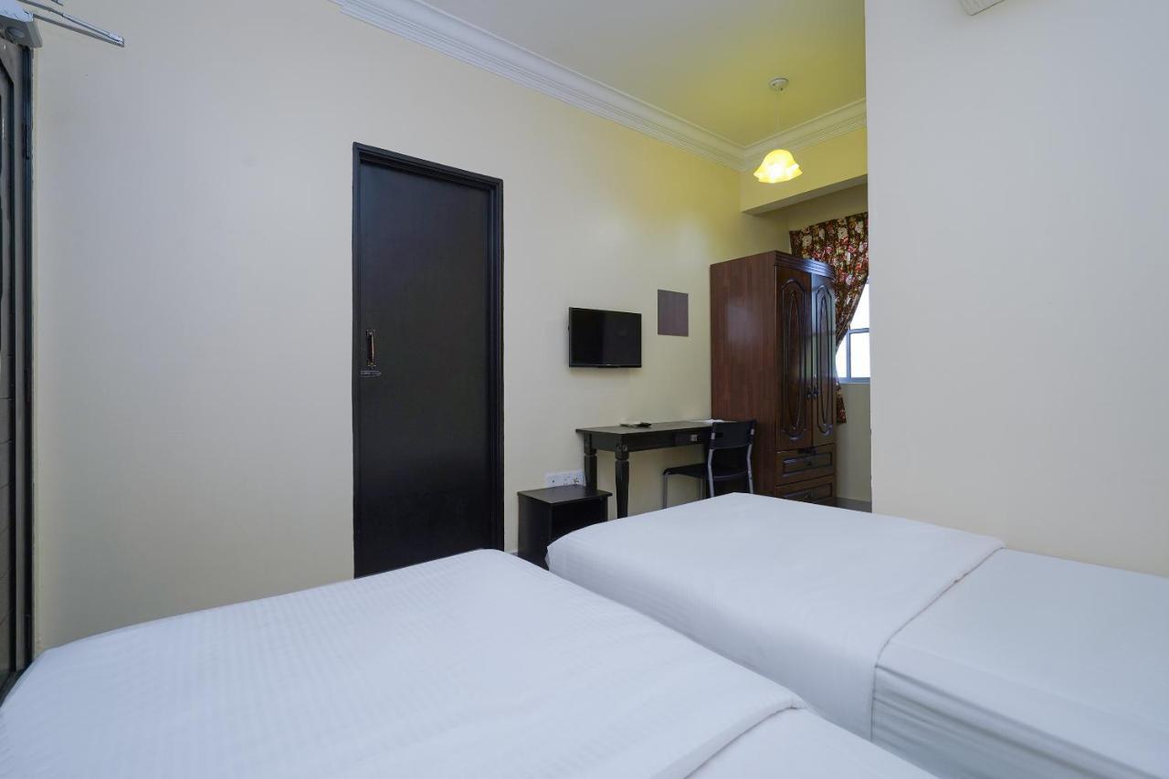 Oyo 90451 Bangi Moya Guesthouse المظهر الخارجي الصورة